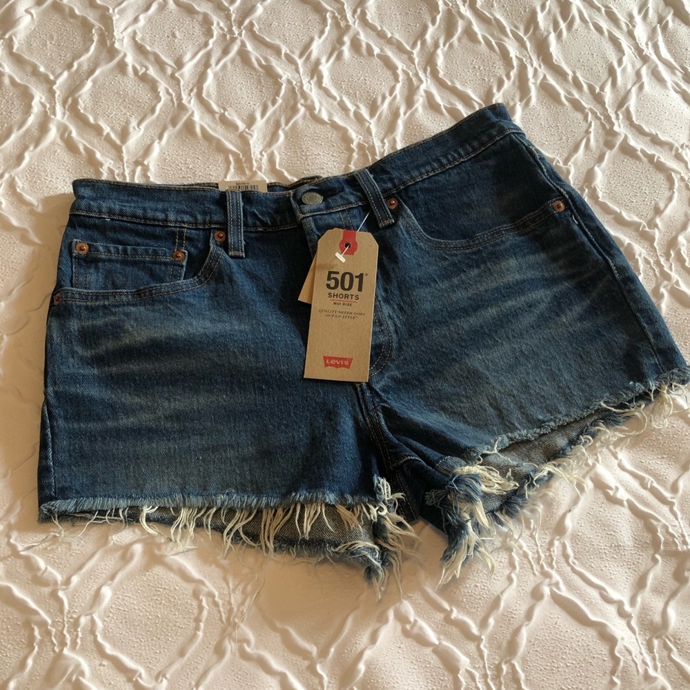 NWT Levi’s 501 Mid-Rise Denim Shorts